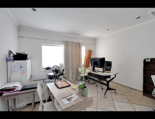 4 BEDROOM PROPERTY TO RENT IN FOURWAYS GARDENS